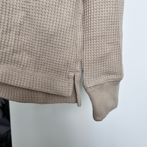 Uniqlo Waffle Knit Longsleeve - Picture 4 of 4